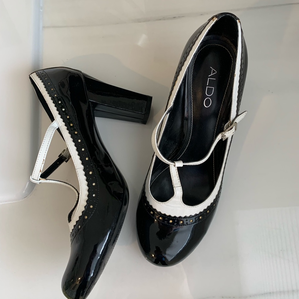 Vintage leather look Mary Janes shoes.